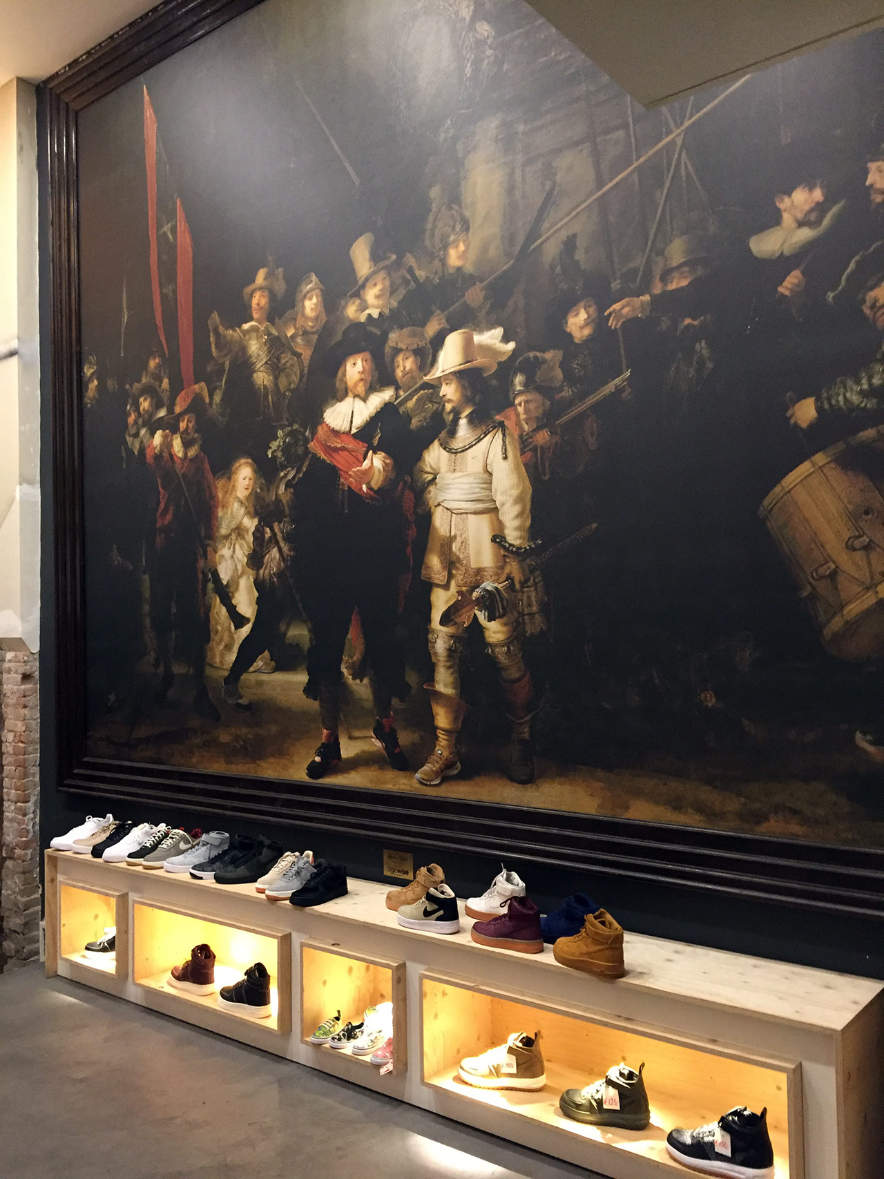 Rembrandts Nachwache bei Sneaker District in Amsterdam