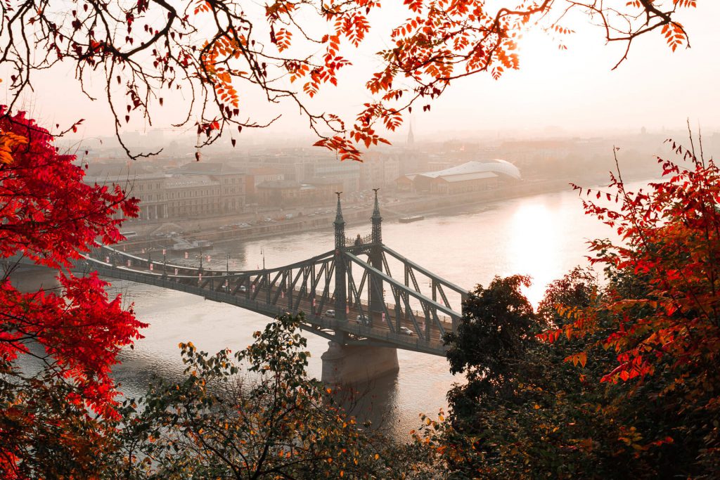 Budapest Friedensbrücke Herbst